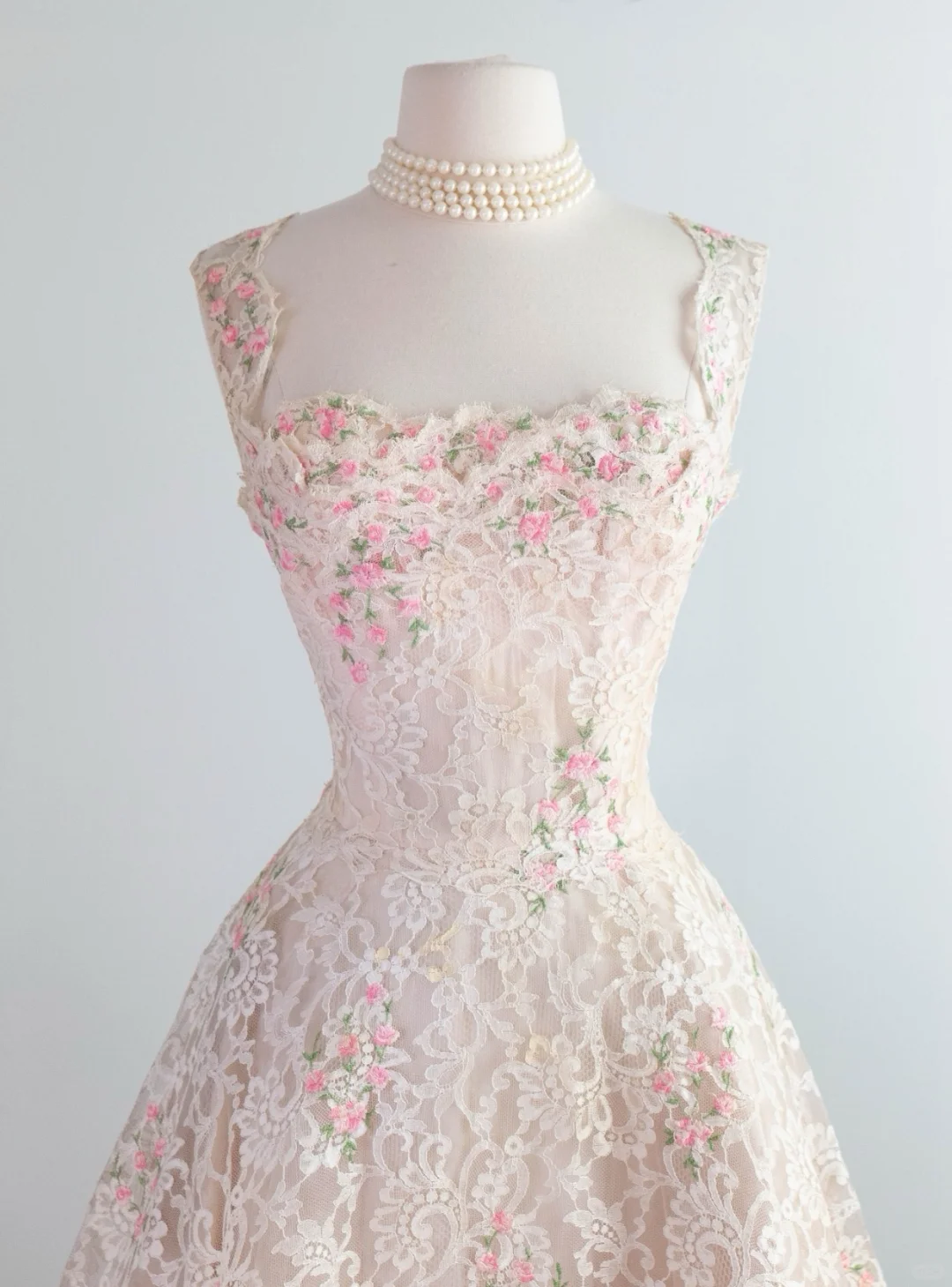 Retro Pink Floral Exquisite Embroidery Design A-Line Short Homecoming Dress Party Dress D1670