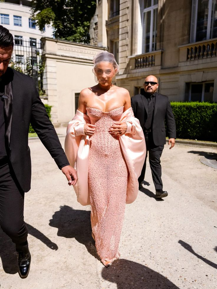 Robe de soirée longue sirène rose brillant à paillettes et décolleté en cœur MD7354