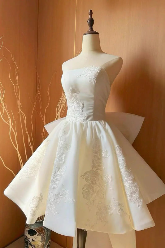 Charming Homecoming Dress Strapless Applique Bowknot Short Prom Dress Back to School Outfits Party Dress D6034