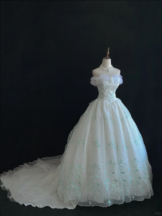 Fee trägerloses A-Linie Tüll Stickerei Geburtstag Ballkleider Quinceanera Kleider, D1147