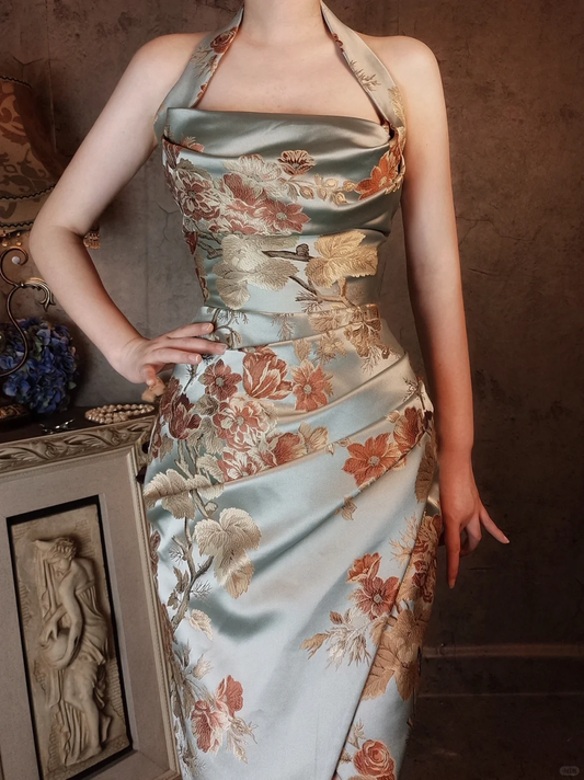 Robe de soirée fourreau bleu clair à col licou et broderies, style rétro, D1166