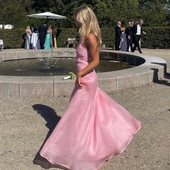 Elegantes rosa Neckholder-A-Linie ärmelloses langes Partykleid Geburtstagsoutfits MD7531