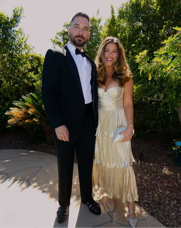 Robe de soirée longue argentée à bretelles spaghetti, coupe trapèze et volants, MD7473