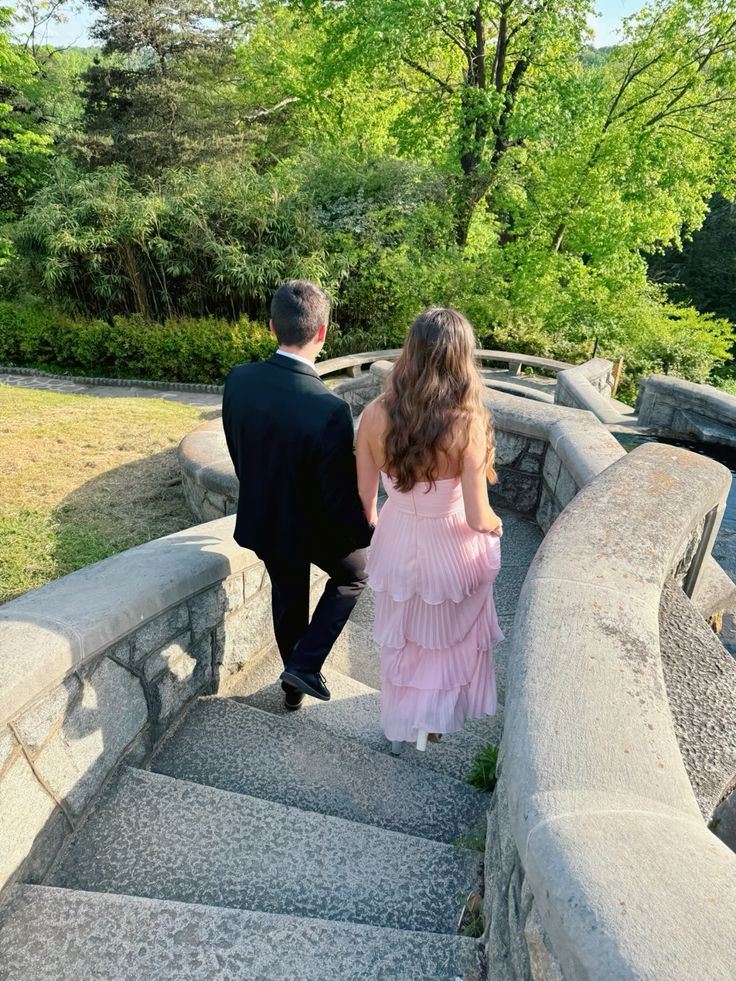 Robe de soirée longue rose bustier coupe trapèze en mousseline de soie à volants MD7313