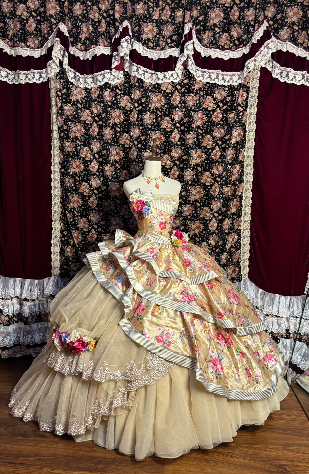 retro gowns dresses Victorian Ball Gowns Black Gold Retro Costumes Lace Up Satin Fabric Marie Antoinette Costume Floral Print Dress Women's Gothic Set Party Prom Dress