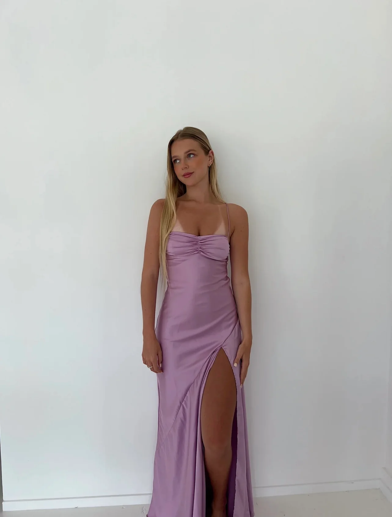 Robe de bal fourreau longue jaune à bretelles spaghetti et fente MD7581