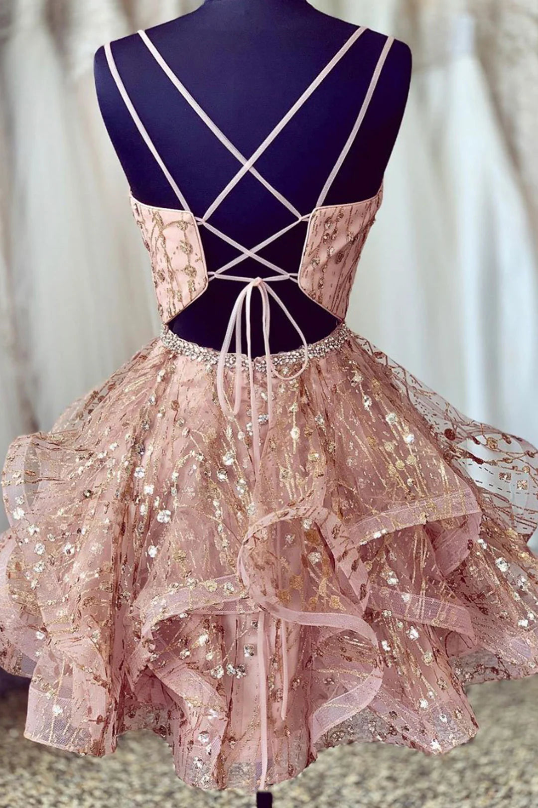 Chic Homecoming Dress V-Neck Tulle Sequins Short Prom Dress Back to School Outfits Party Dress D6100