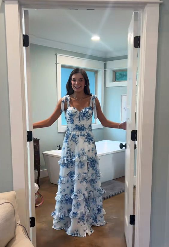 Robe de soirée longue et élégante à bretelles bleues et coupe trapèze, MD7536