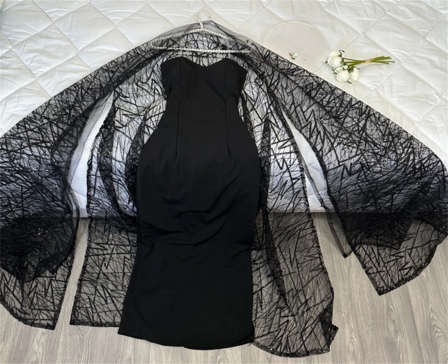 Robe de bal longue noire modeste à bretelles spaghetti et châle MD7600