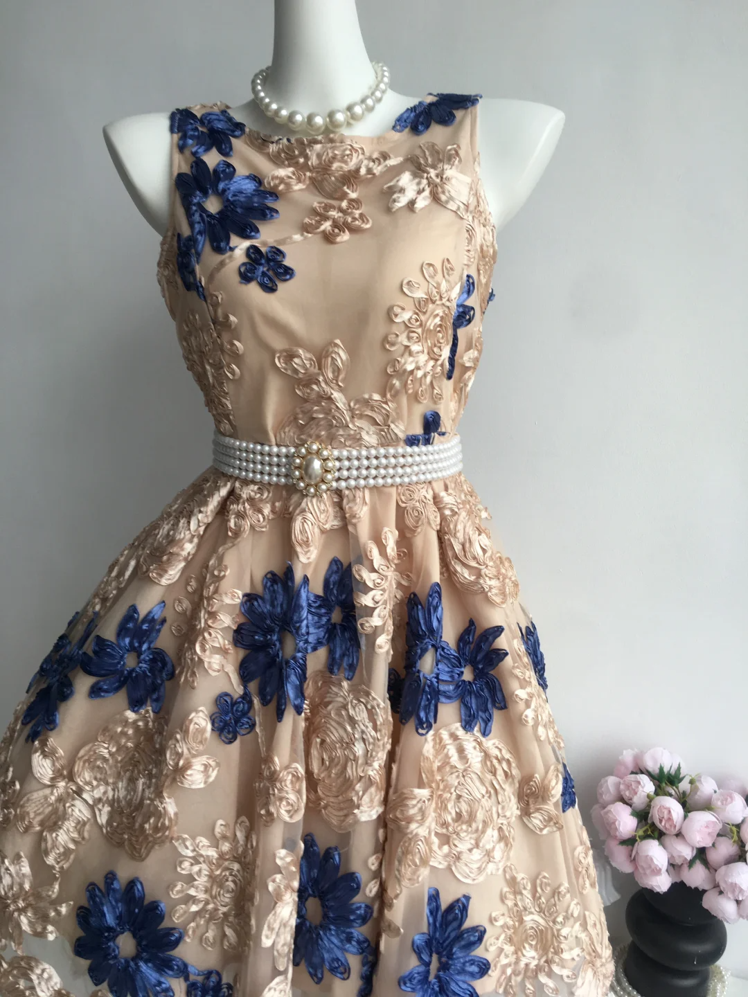 Retro Floral Applique Pearl Belt Design A-line Elegant Homecoming Dress Birthday Dress Party Dress D1655