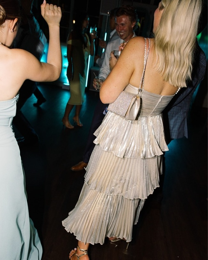 Robe de soirée longue argentée à bretelles spaghetti, coupe trapèze et volants, MD7473