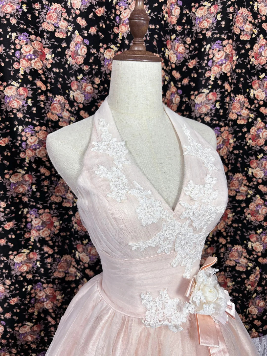 Fashionable Homecoming Dress Halter Lace Applique Prom Dress Back to School Outfits Party Dress D6126