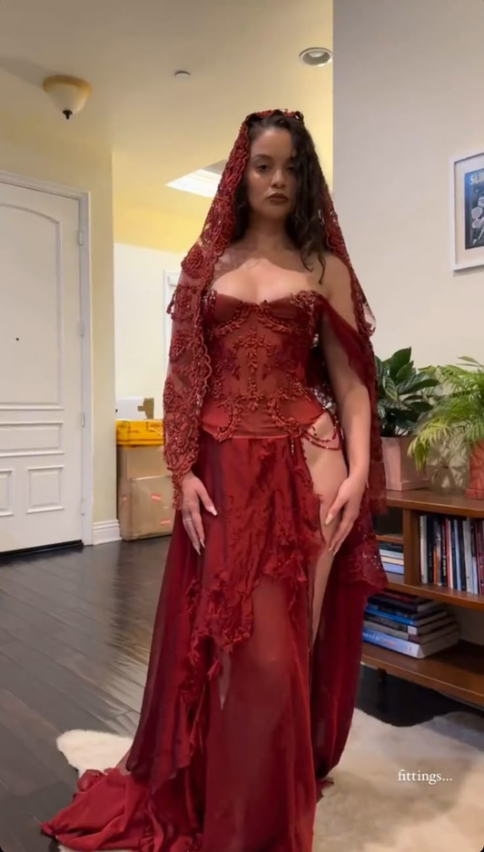 Robe fourreau bordeaux sexy à épaules dénudées et longue fendue pour soirée, anniversaire, D913
