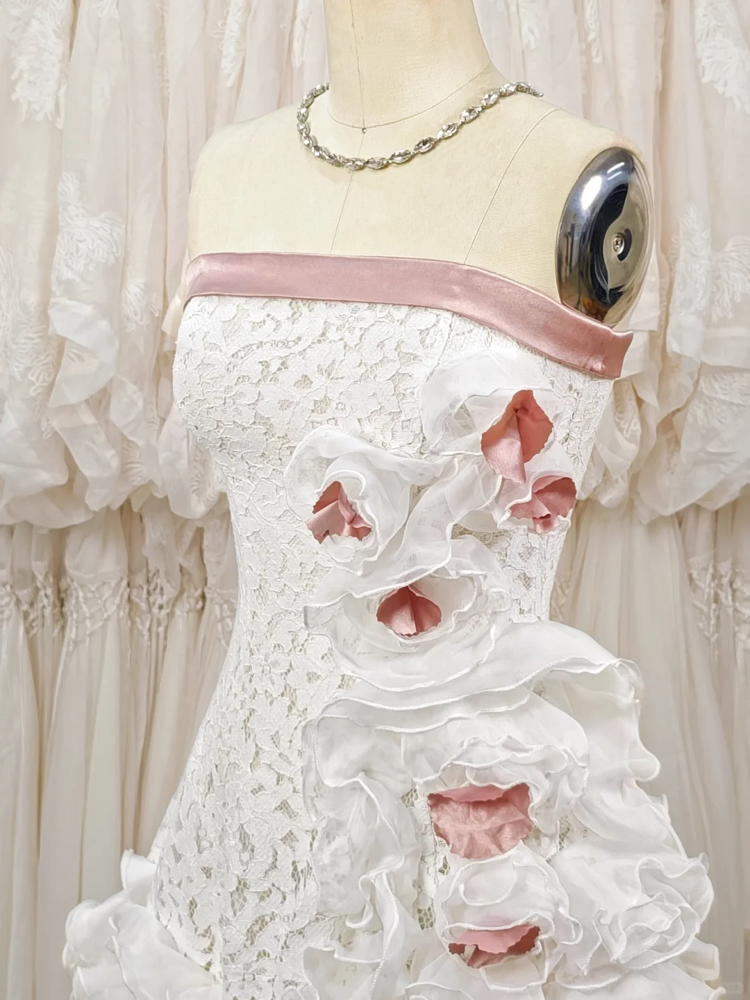 Vintage 3D Flowers Applique Strapless Design A-Line Short Homecoming Dress Party Dress D1668