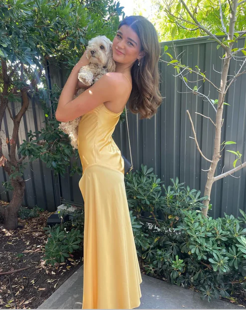 Robe de bal fourreau longue jaune à bretelles spaghetti et fente MD7581
