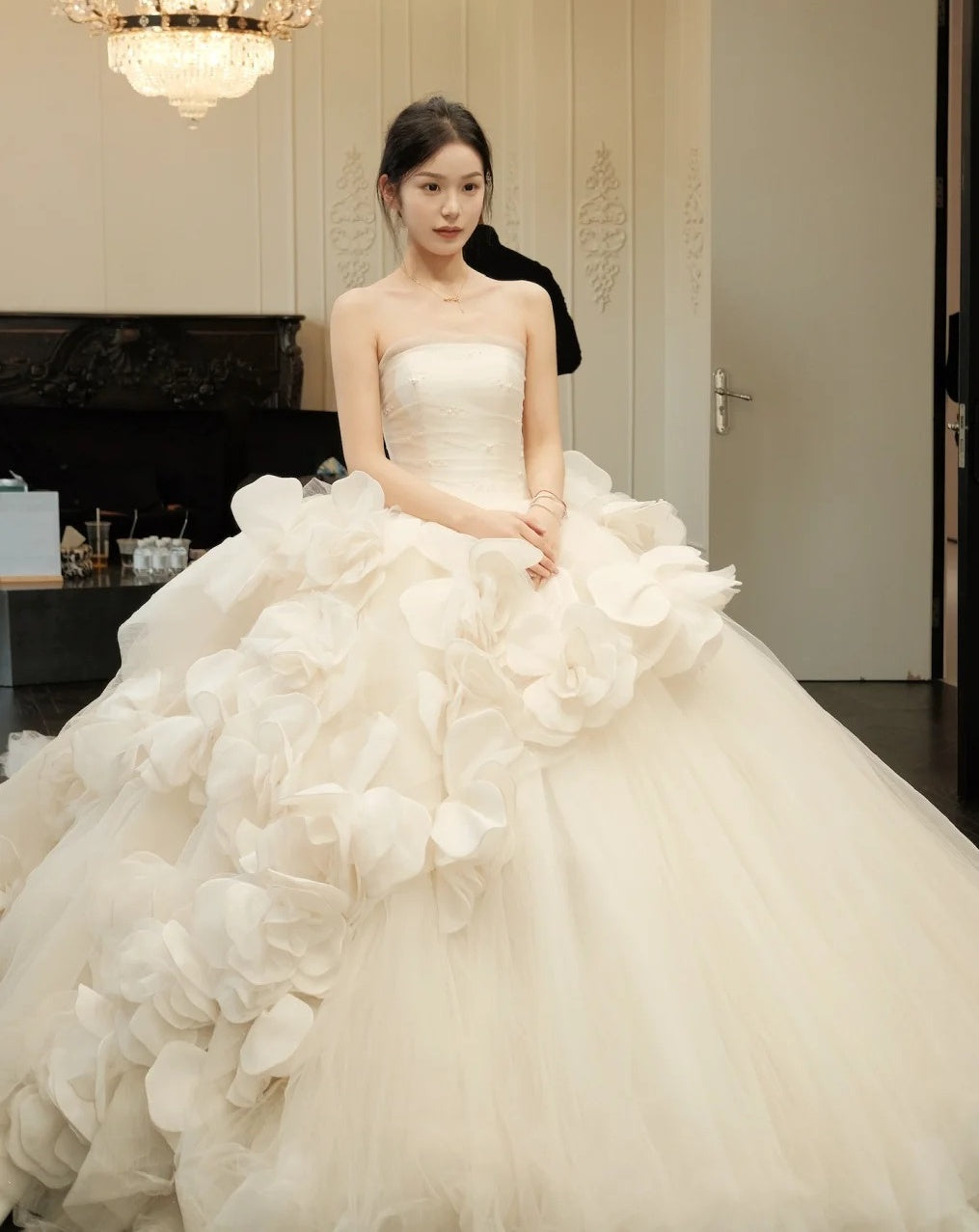 Beauty Wedding Dress Strapless Floral Pleated Tulle Wedding Dress D4610