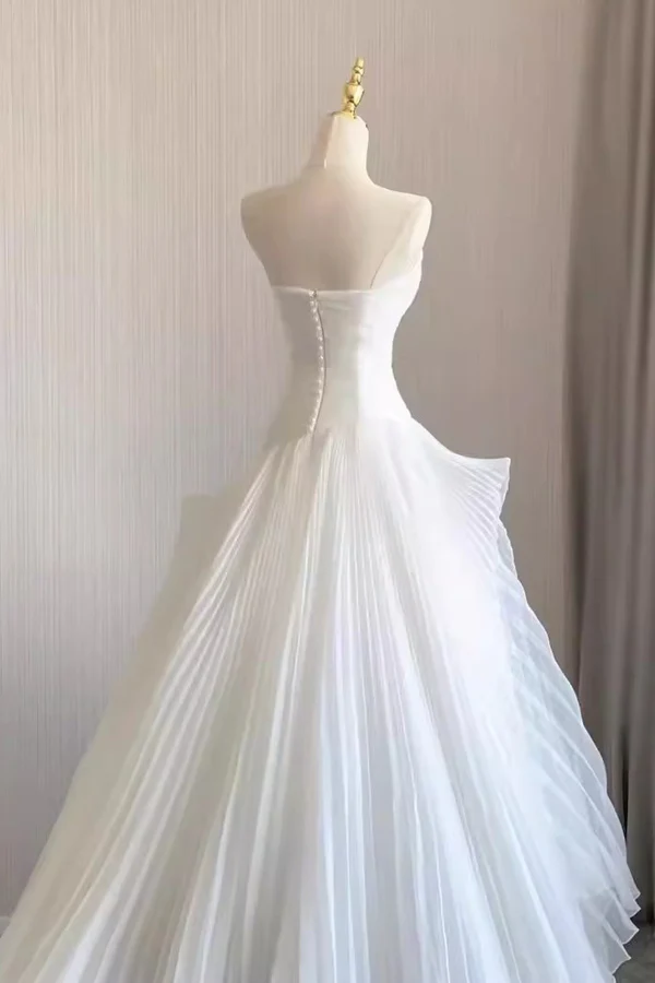 Elegantes weißes trägerloses A-Linie Chiffon langes Brautkleid MD7599
