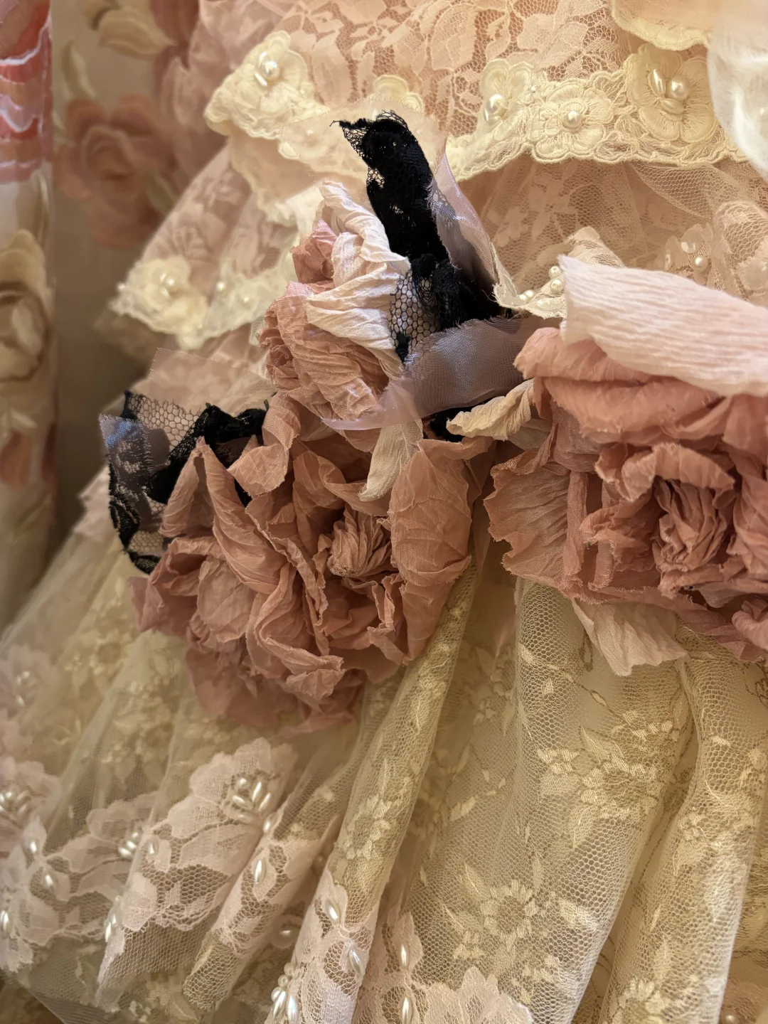Robe de soirée princesse rose bustier en dentelle, coupe trapèze, à volants, D1117