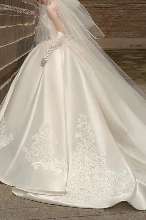 Elegant Wedding Dress Strapless Pleated Applique Ball Gown Wedding Dress D7233