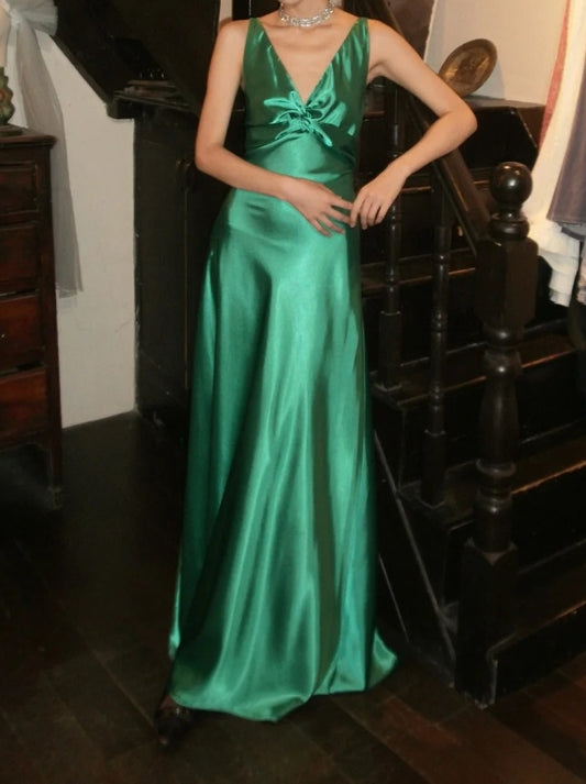 Chic Prom Dress A Line Satin V-neck Gala Gown Fomal Evening Dress Graduation Dress D5170