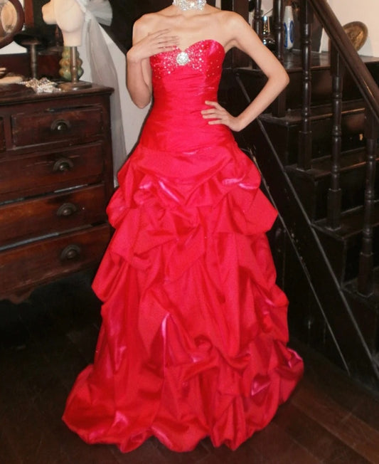 Stunning Prom Dress Red Sweetheart Pleated Gala Gown Fomal Evening Dress Graduation Dress D5178