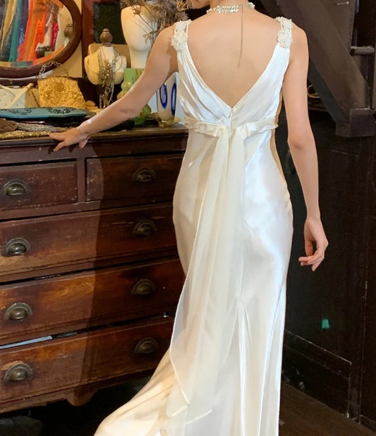 Elegant Prom Dress V-neck Gala Gown Evening Dress Graduation Dress Wedding Dress D5197