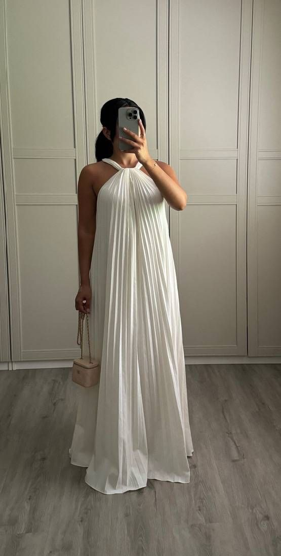 Robe de soirée longue plissée blanche à col licou et coupe trapèze pour femme MD7346