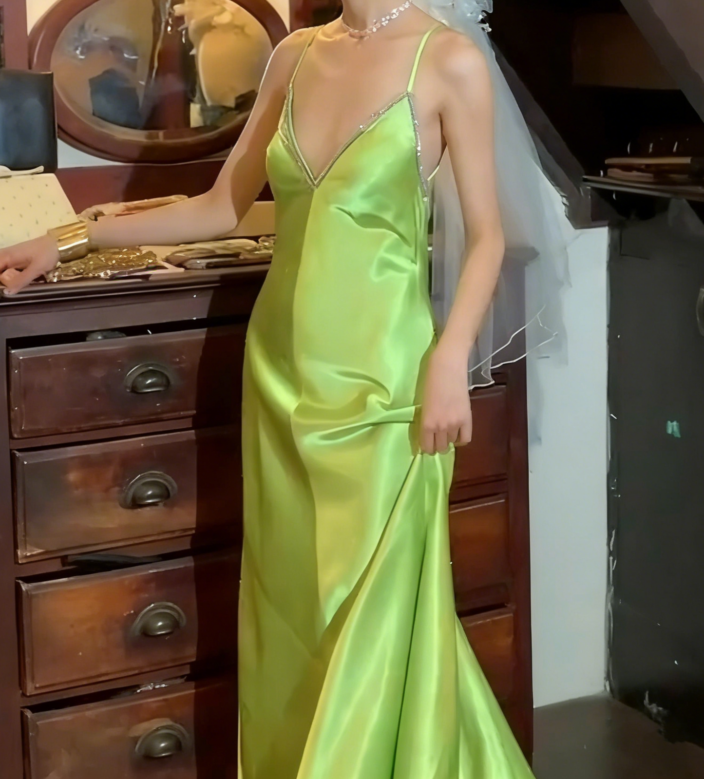 Beauty 90s Prom Dress V-neck Backless Gala Gown Evening Dress D5313
