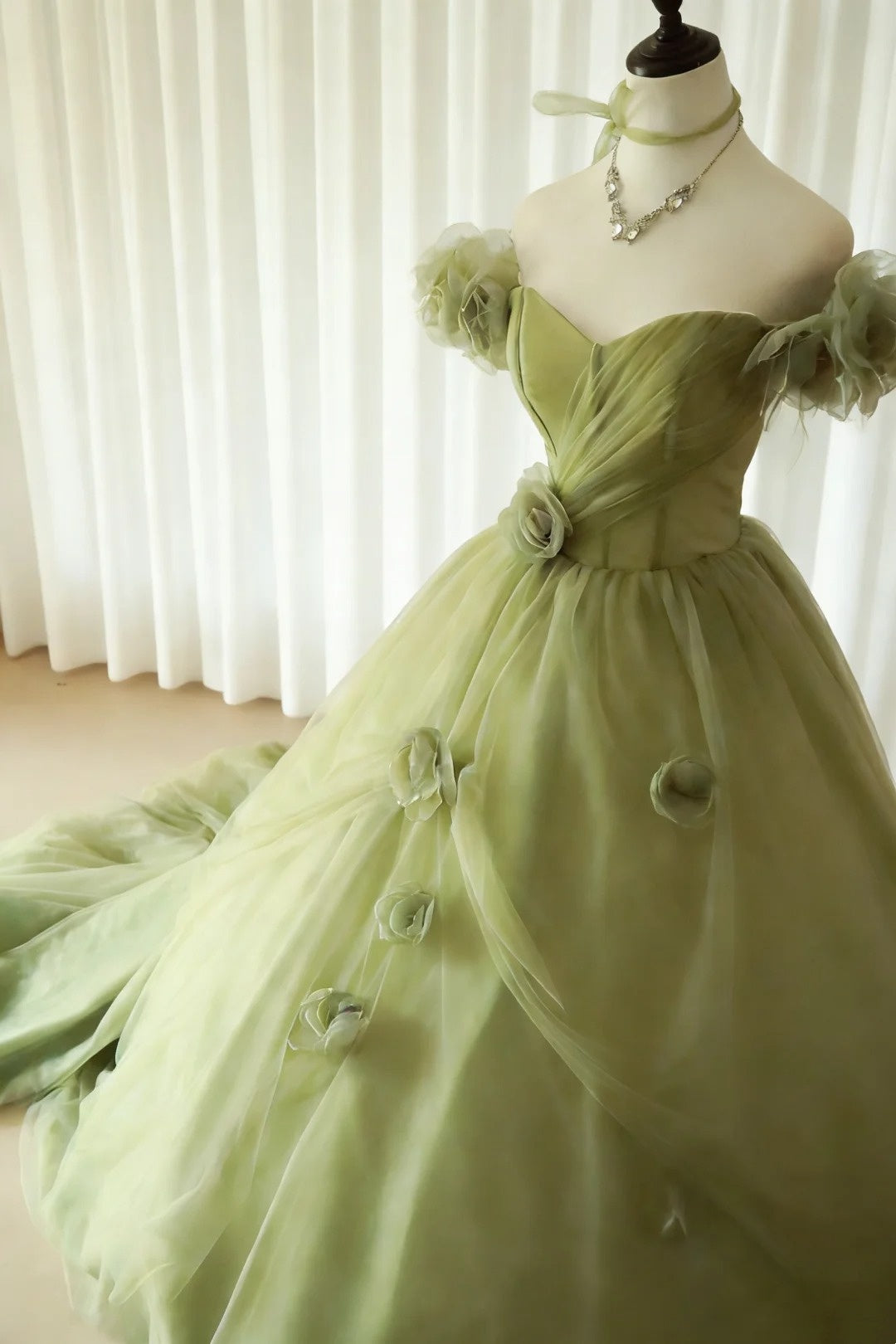 Hübsches Ballkleid Sweetheart Tüll Falten Blumen Abendkleid Quinceanera Kleid Geburtstag Ballkleid D5410