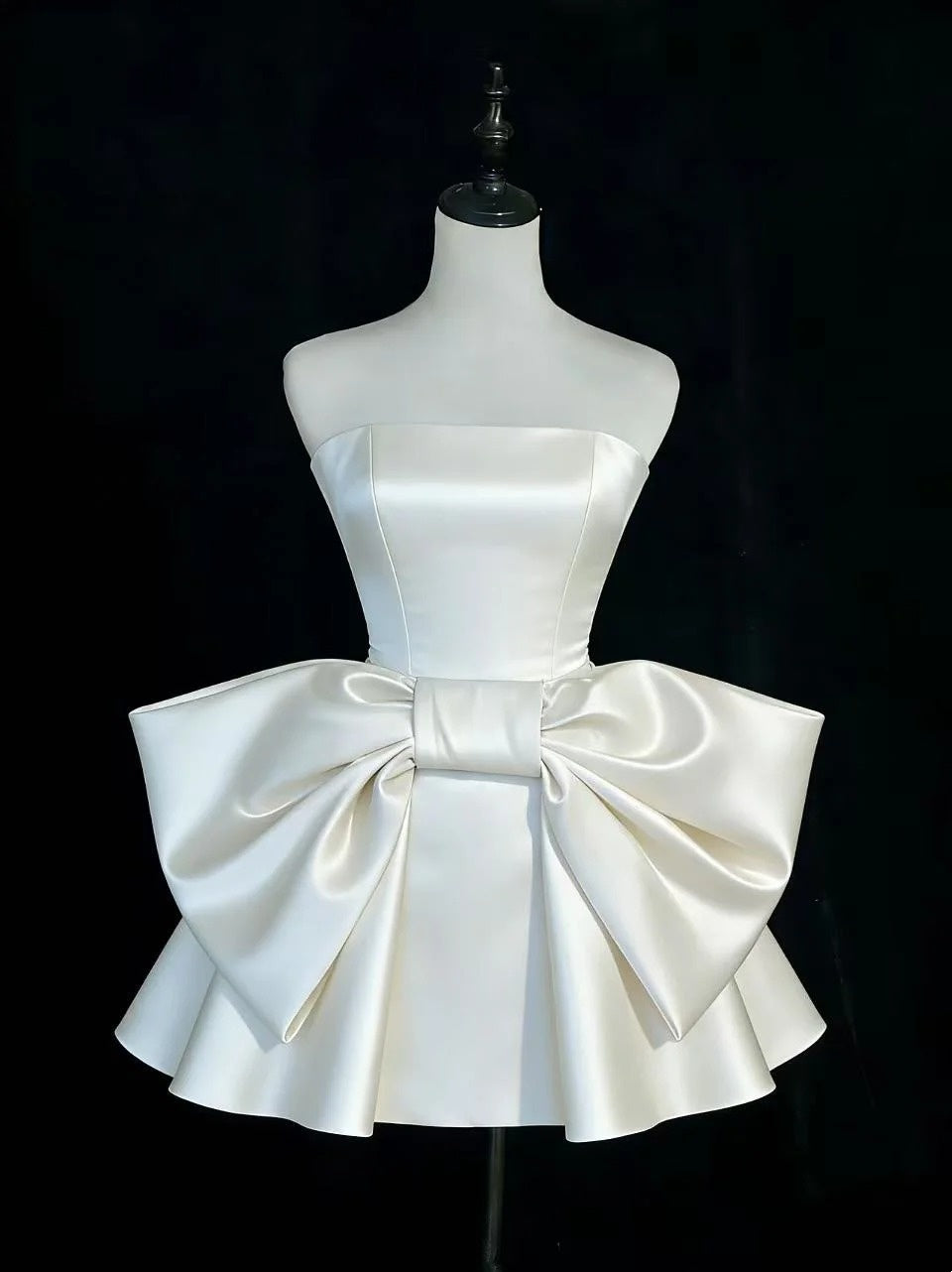Newest Homecoming Dress White A Line Strapless Short Prom Dress Back to School Outfits Party Dress D5448