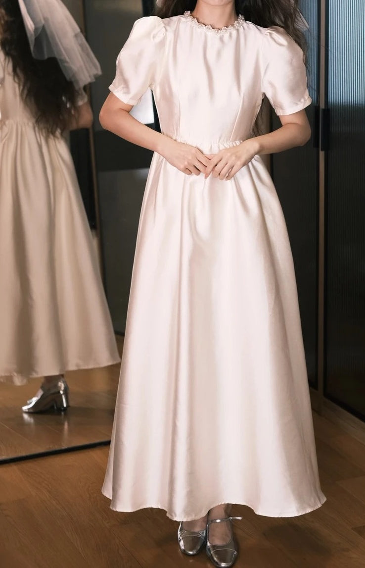 Robe de bal élégante coupe trapèze blanche col rond plissée robe de soirée de gala D5484