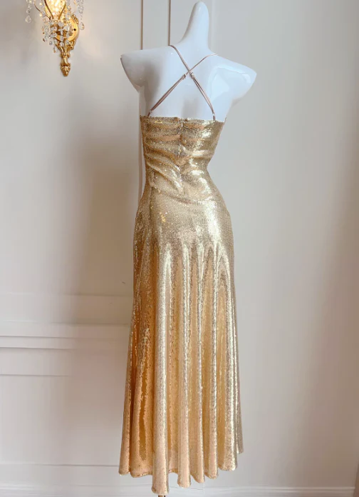 Robe de soirée longue fourreau à paillettes dorées et dos croisé MD7522