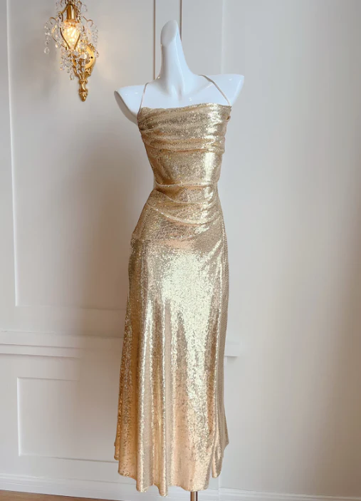 Robe de soirée longue fourreau à paillettes dorées et dos croisé MD7522