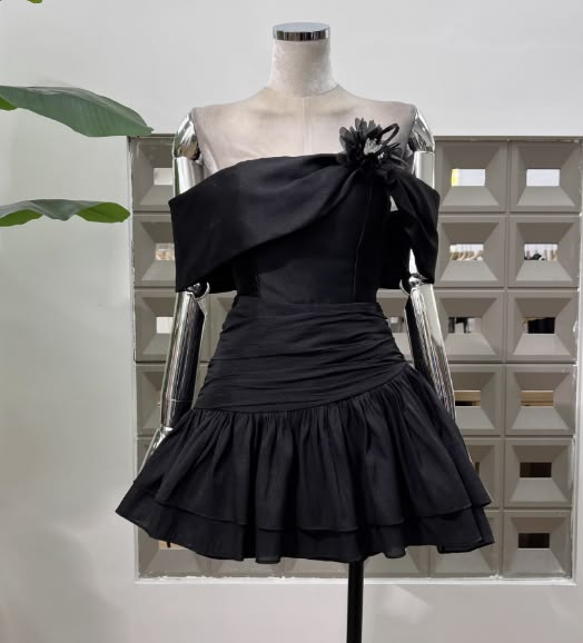 Beautiful Homecoming Dress Strapless Pleated Flower Back to School Outfits Party Dress D7286