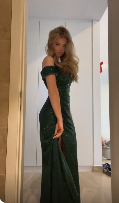 Robe de soirée longue verte à épaules dénudées et paillettes MD7489