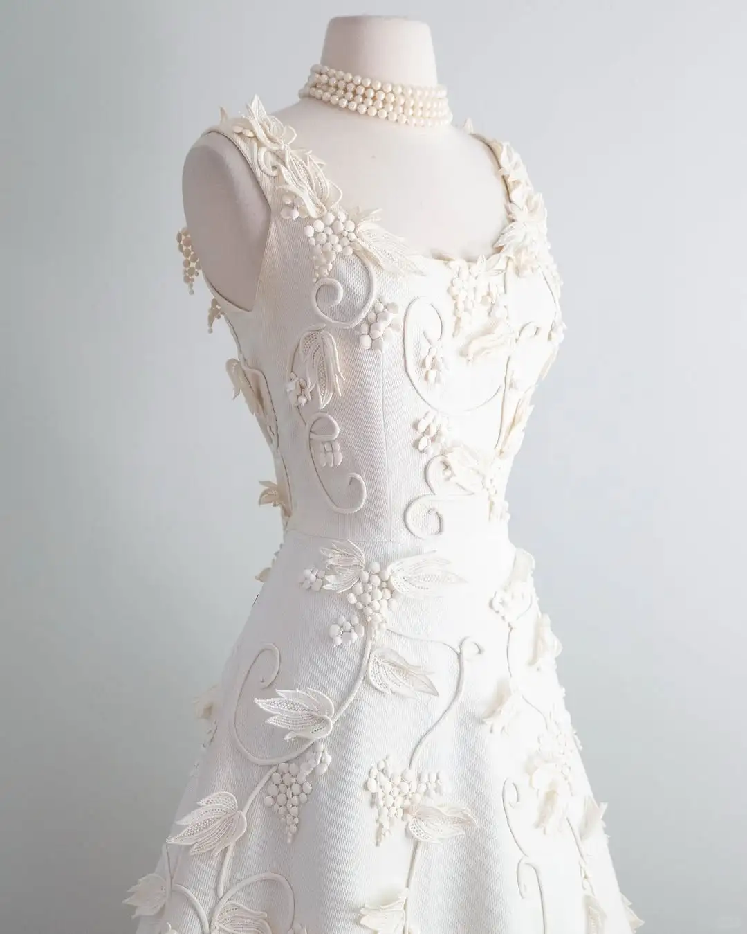 Vintage White 3D Grapes Applique Design A-Line Short Homecoming Dress Party Dress D1669