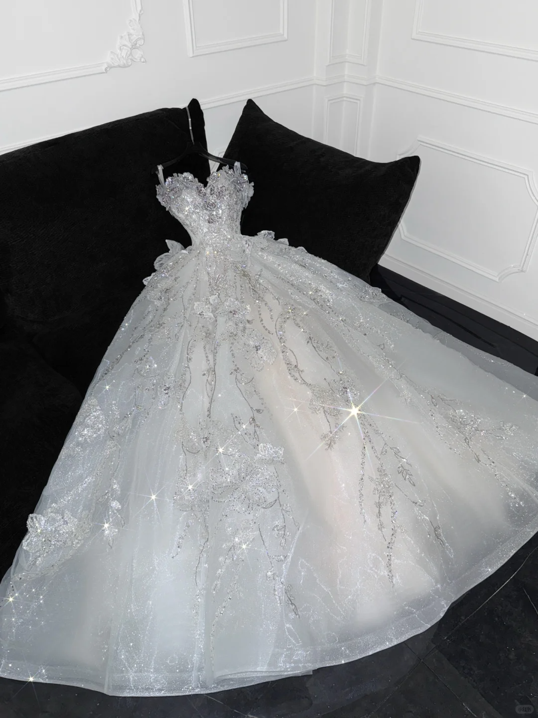 Gorgeous Shiny Beaded White Sweetheart Tulle Sequin Design Elegant A-Line Floor-length Wedding Dress D1666
