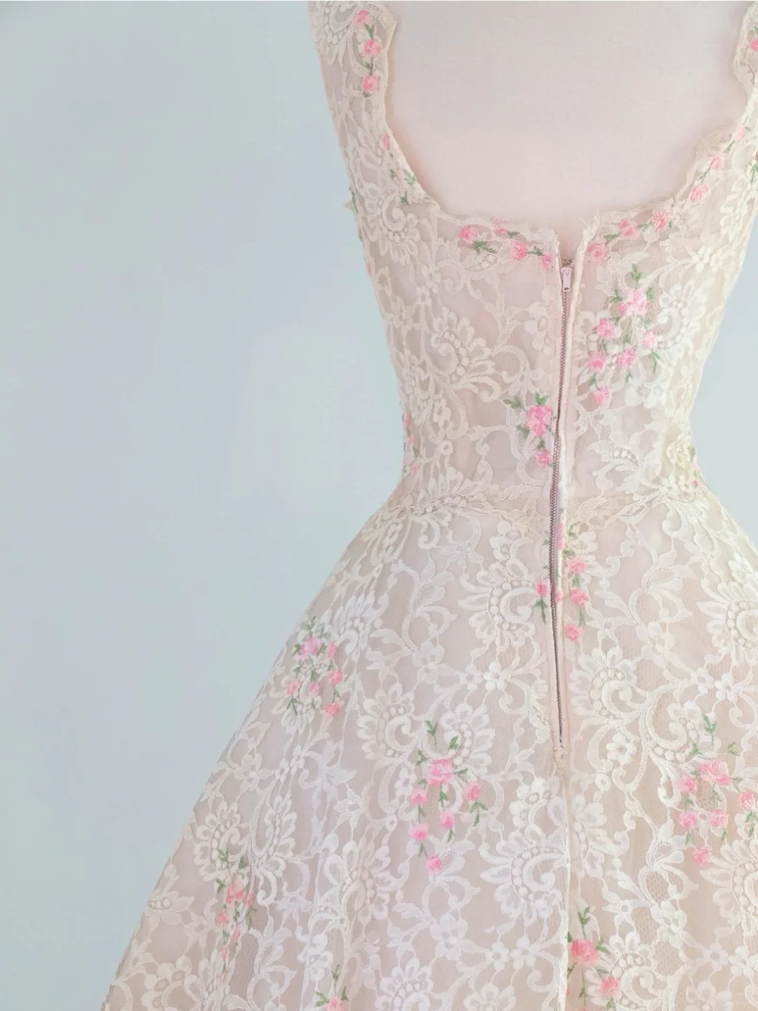 Retro Pink Floral Exquisite Embroidery Design A-Line Short Homecoming Dress Party Dress D1670