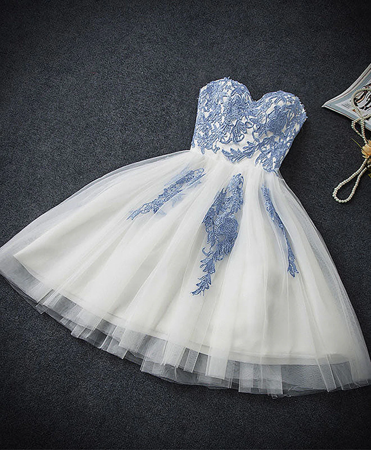 Vintage Blue Sweetheart Embroidery Design A-line Tulle Party Dress Homecoming Dress D1549