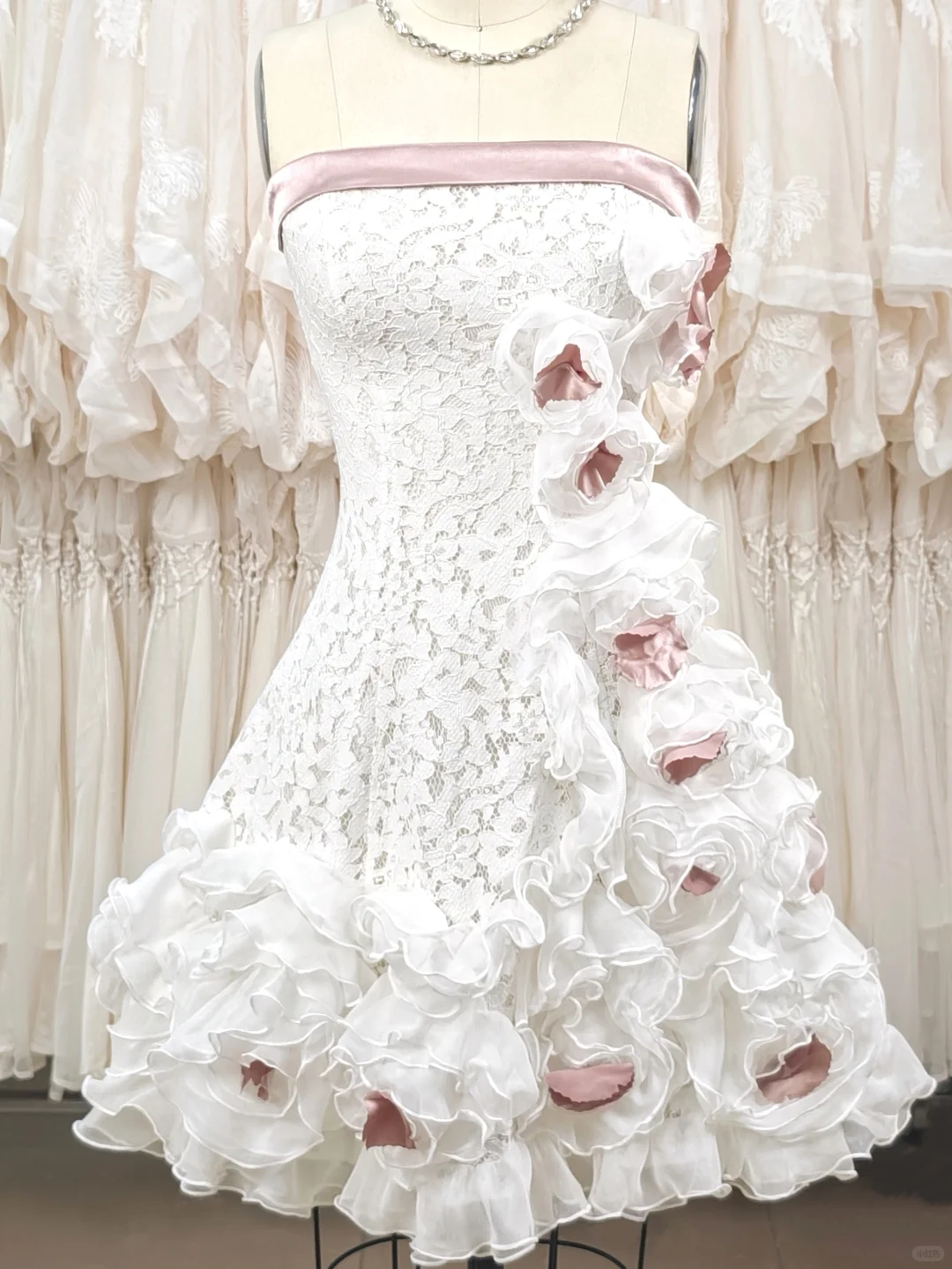 Vintage 3D Flowers Applique Strapless Design A-Line Short Homecoming Dress Party Dress D1668