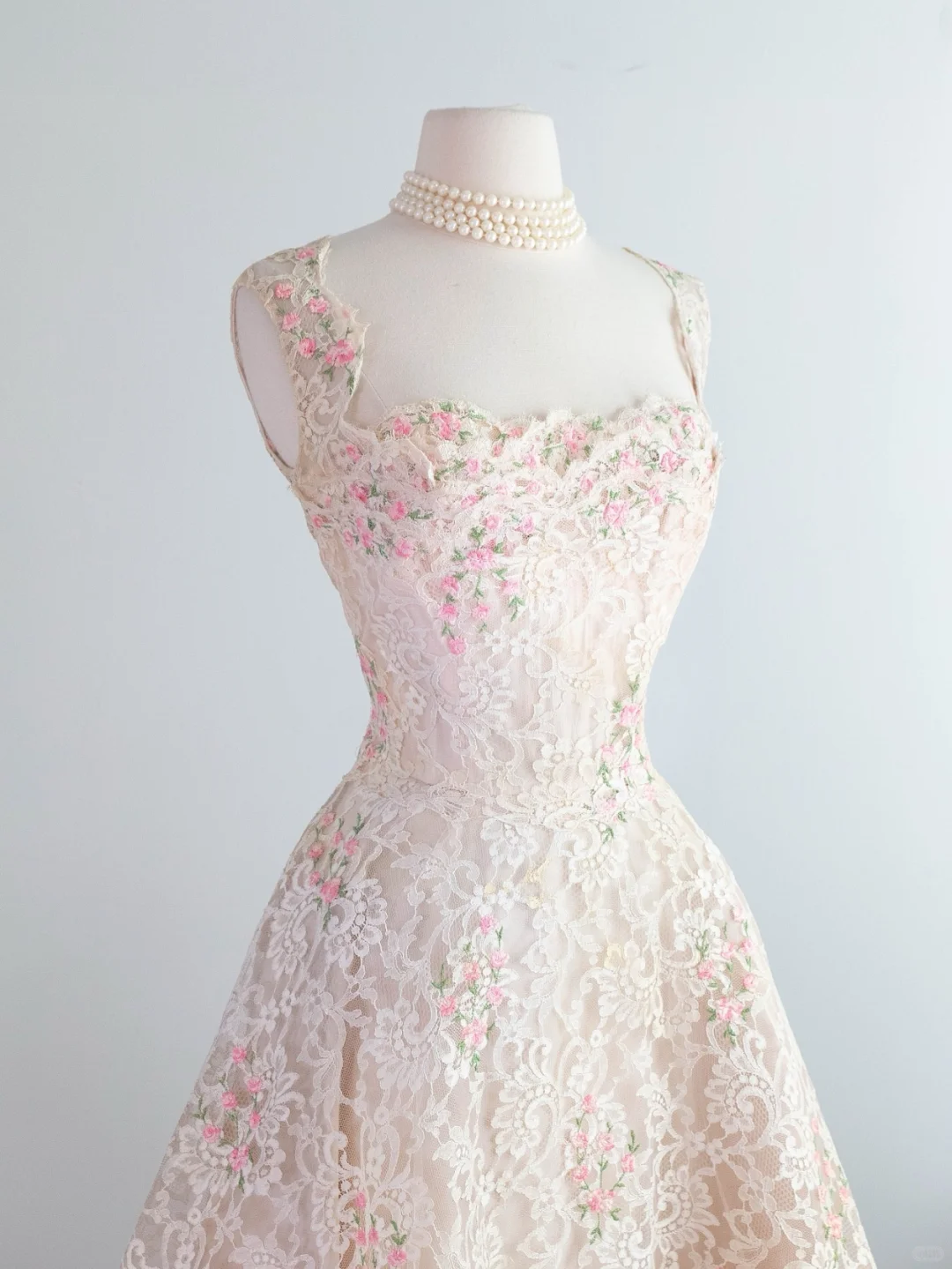 Retro Pink Floral Exquisite Embroidery Design A-Line Short Homecoming Dress Party Dress D1670