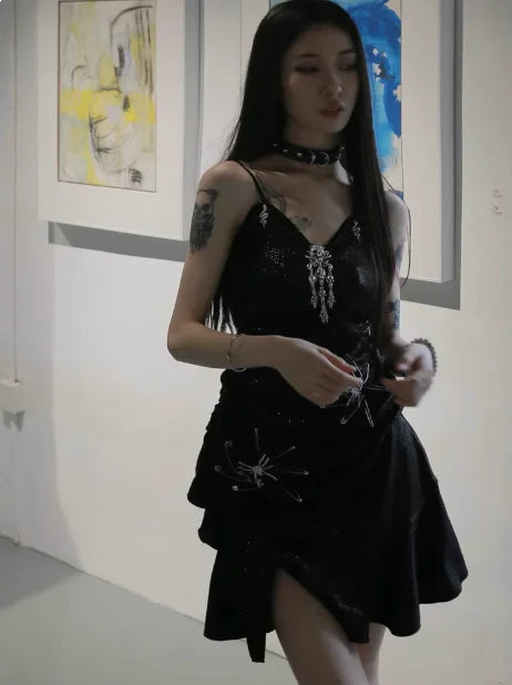 Robe de soirée noire scintillante à bretelles spaghetti et sequins pour 16e anniversaire D1525