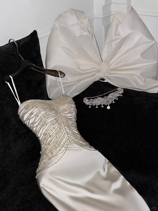 Elegantes Elfenbein Herzausschnitt Satin Perlen Design Wunderschöne Meerjungfrau Bodenlange Brautkleid D1637