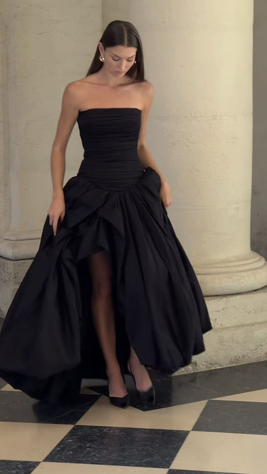 Robe de soirée longue noire bustier coupe trapèze, D17