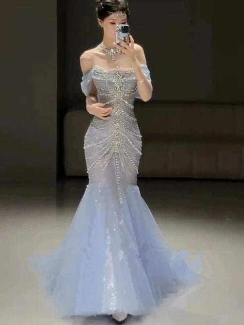 Blaues schulterfreies Meerjungfrau-Abendkleid mit Perlenbesatz, D124