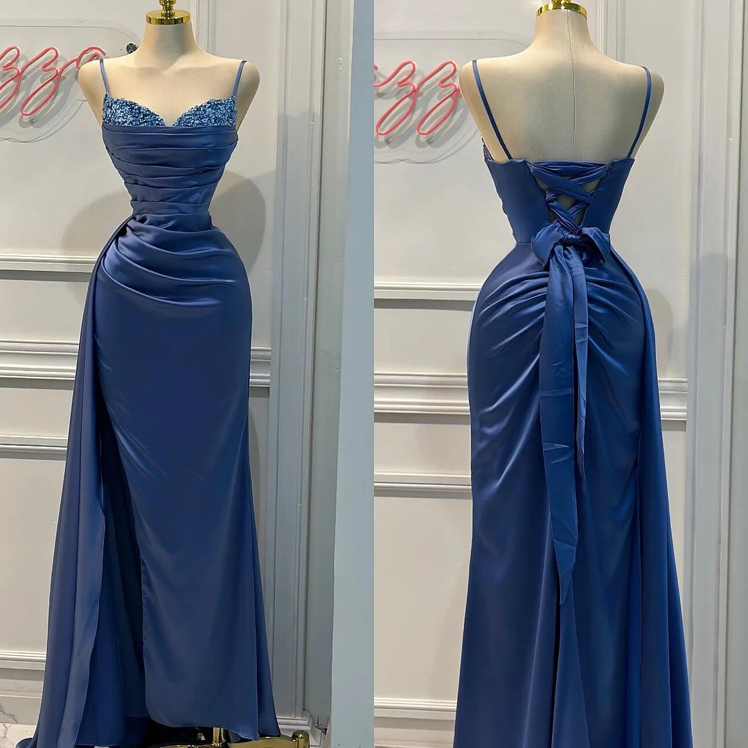 Robe de bal longue en satin bleu à bretelles spaghetti, D27