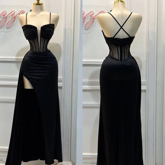 Robe de bal longue noire en satin à fines bretelles, D28