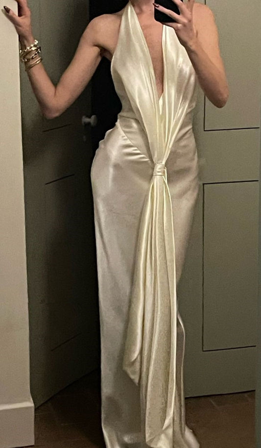 Robe de soirée élégante ivoire à col licou et manches longues style sirène, D301