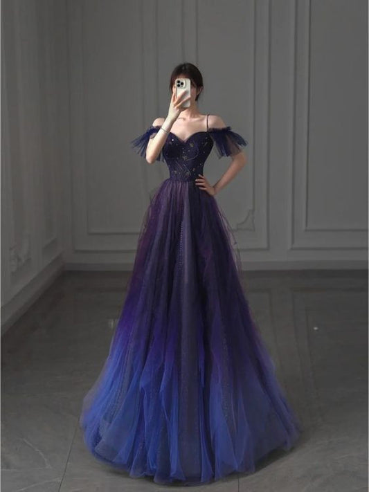 Robe de soirée longue élégante en tulle, épaules dénudées, coupe trapèze, D36