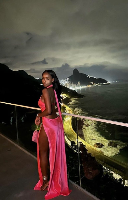 Robe de soirée longue fendue en satin rose dos nu, D79